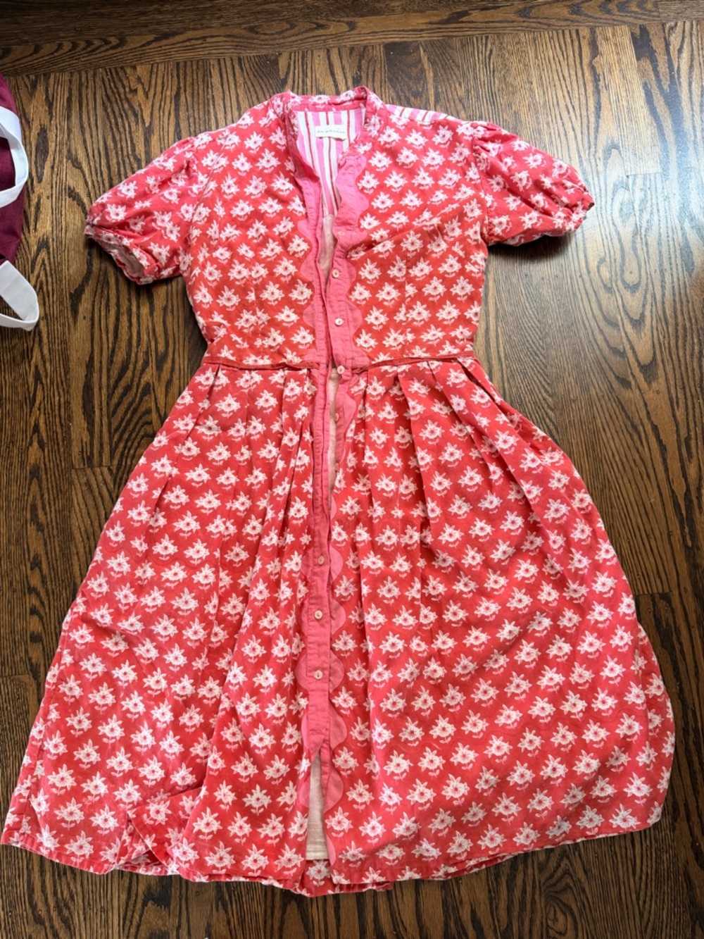 Daydress Pink Floral Button-Front Dress small